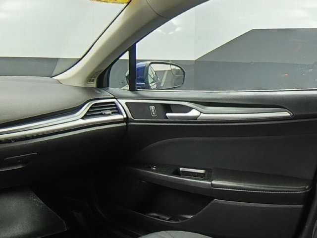 Used 2016 Blue Ford SE image 40