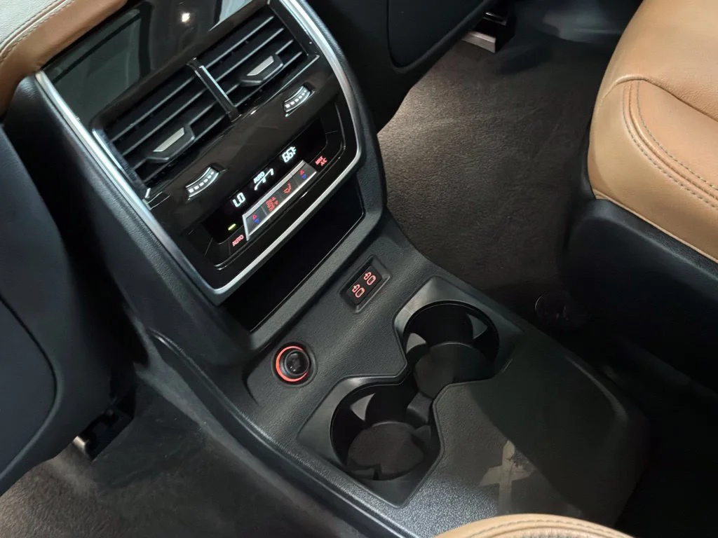 Used 2022 Jet Black BMW xDrive40i image 19