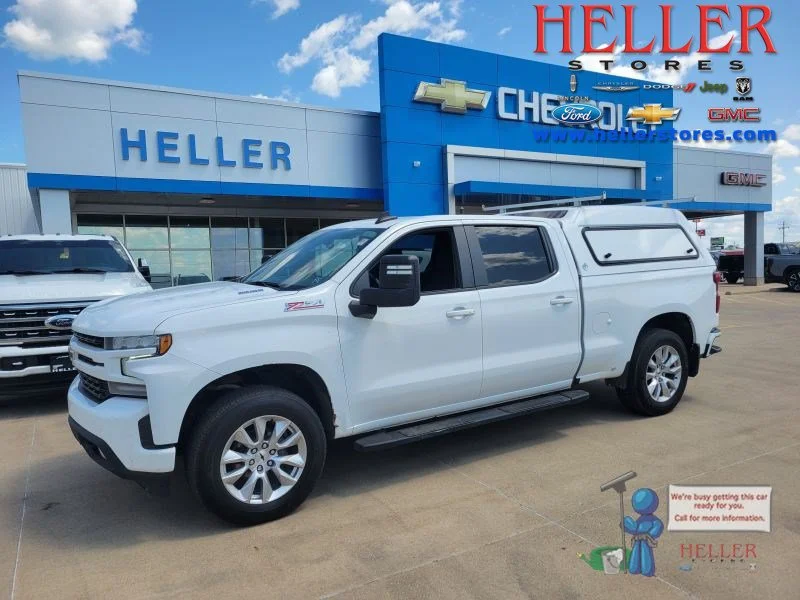 Used 2022 Summit White Chevrolet RST image 1