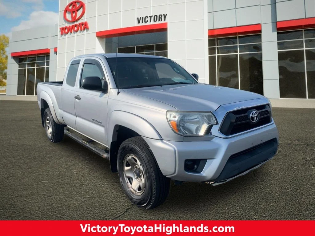 Used 2013 Silver Toyota Base image 1