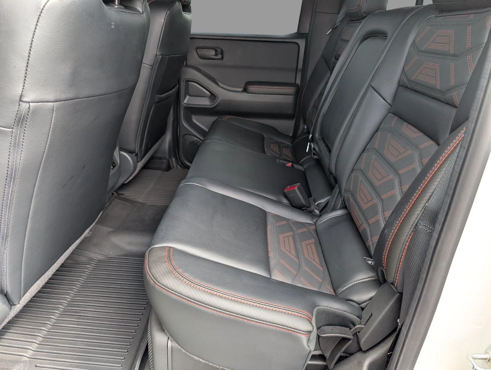 Used 2026 Glacier White Nissan PRO-X image 33