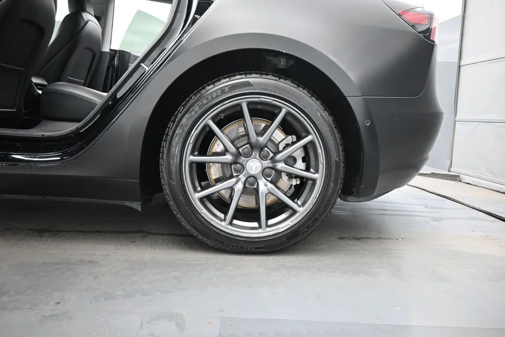 Used 2019 White Tesla Standard Range Plus image 15