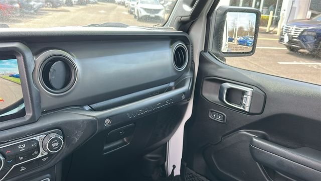 Used 2023 White Jeep Sport S image 17