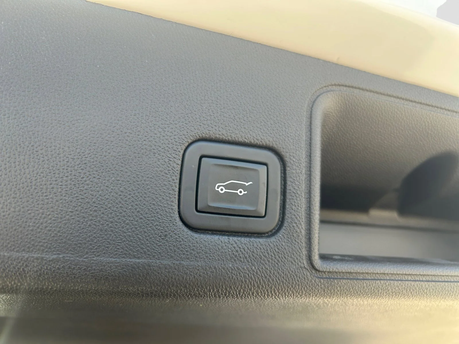Used 2024 White GMC Denali AWD image 11