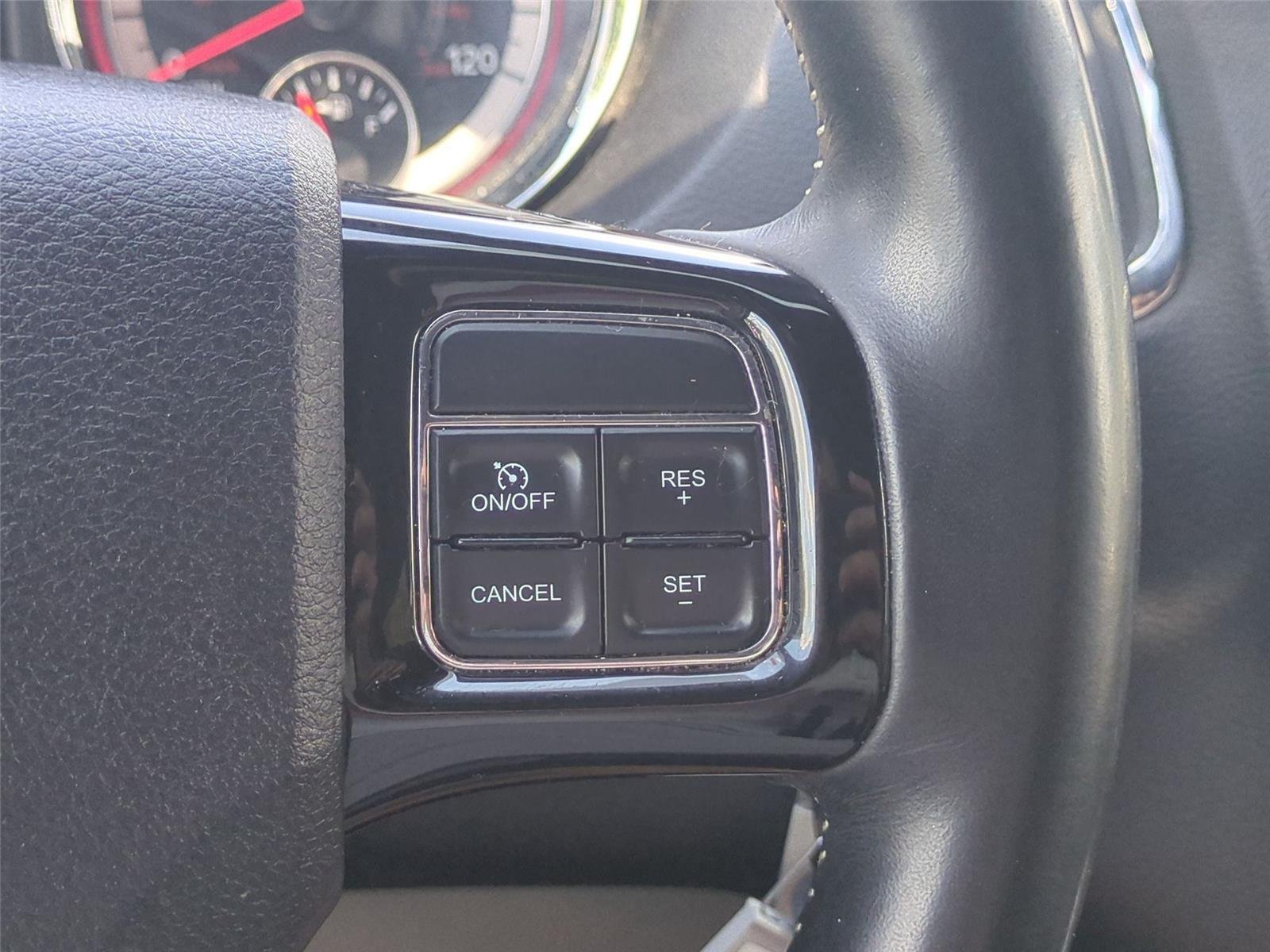 Used 2018 Black Onyx Crystal Pearlcoat Dodge SXT image 36