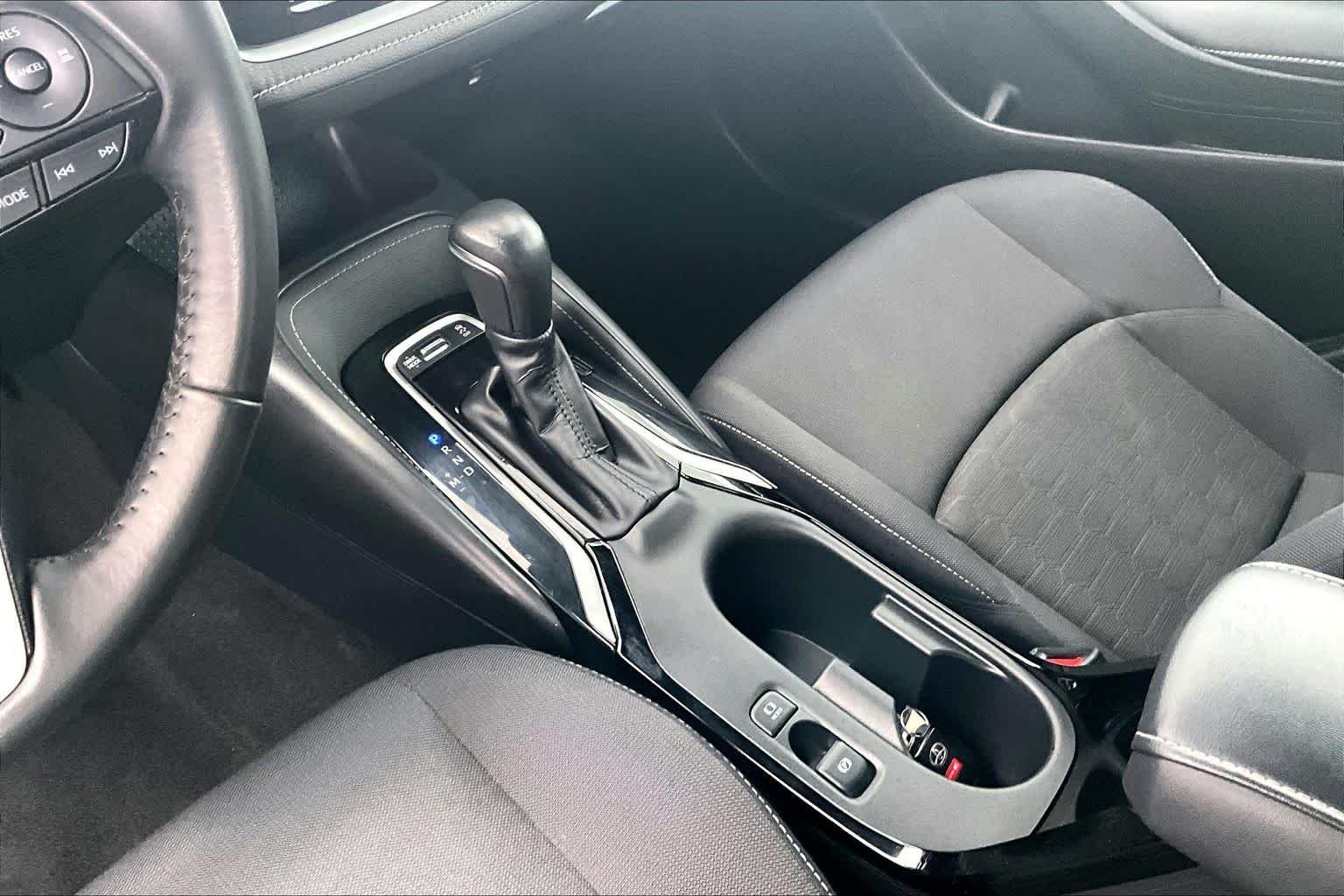 Used 2025 Finish Line Red/Midnight Black Metallic Toyota SE image 16