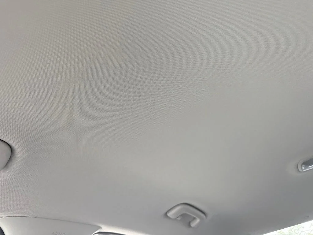 Used 2021 Black Hyundai SE image 19