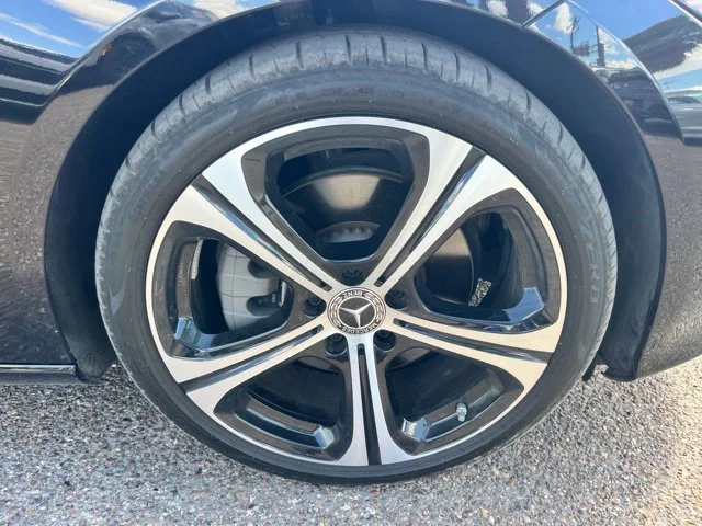 Used 2024  Mercedes-Benz C 300 image 9