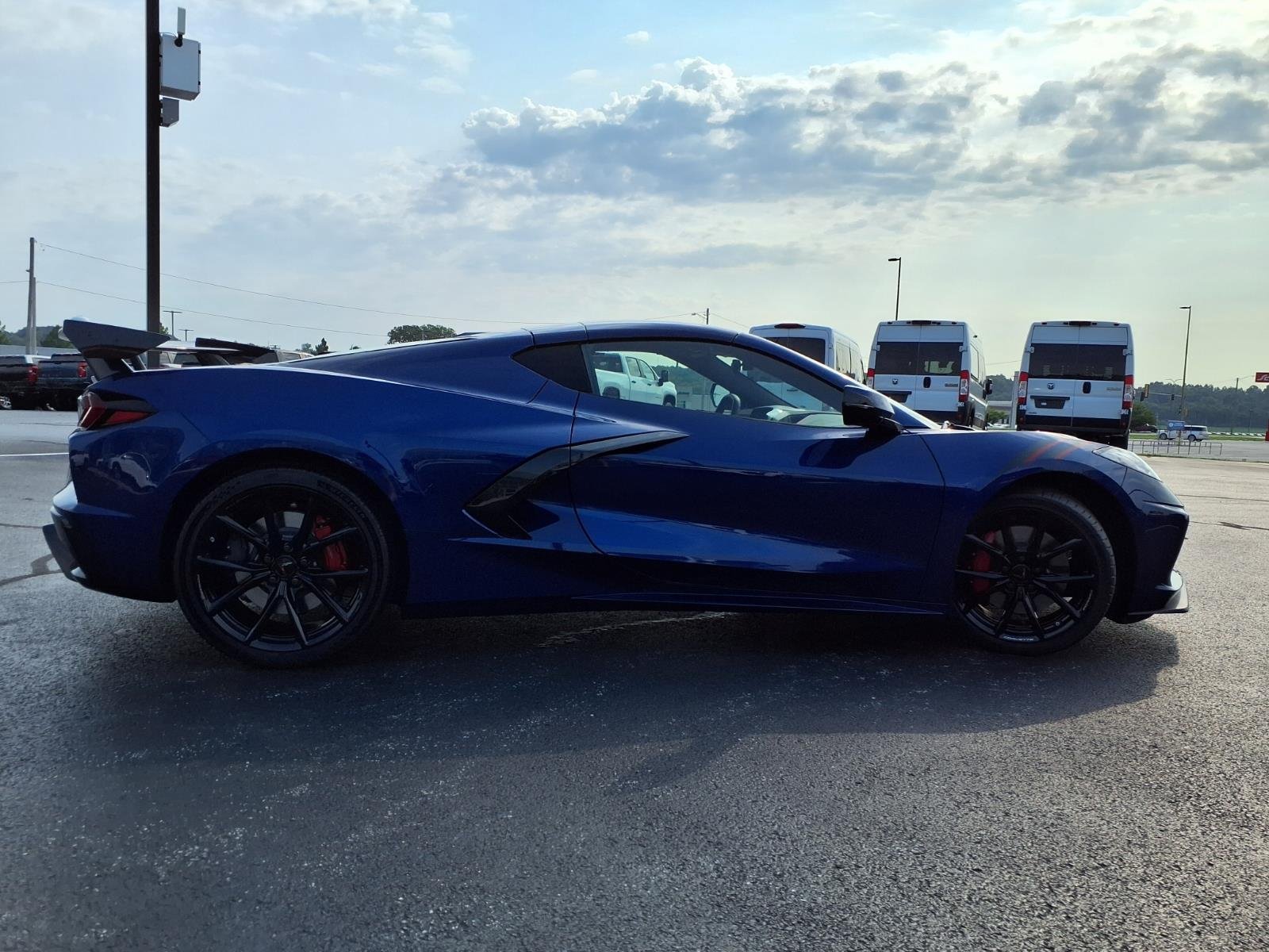 New 2027 Admiral Blue Metallic Chevrolet 2LT image 32