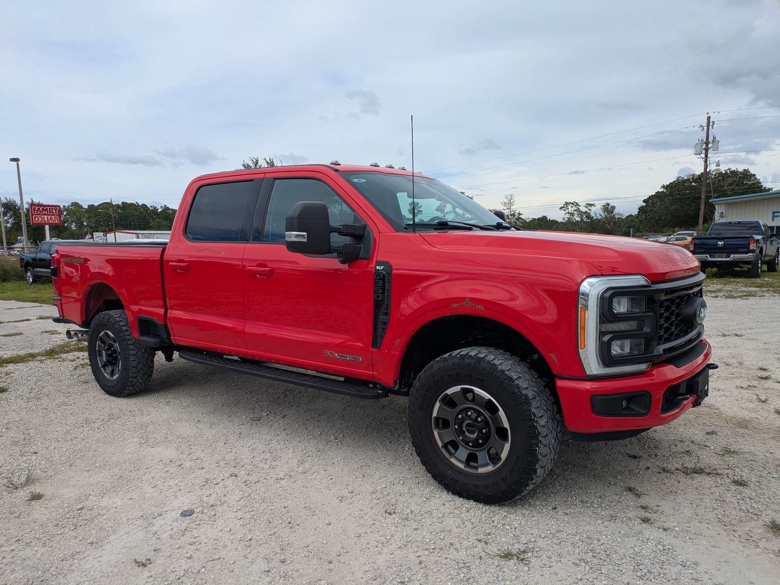 Used 2023  Ford XLT image 2