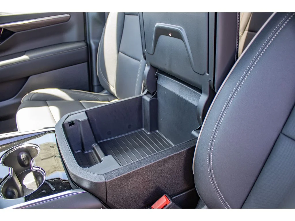 2026 Chevrolet Suburban Premier - Photo 38
