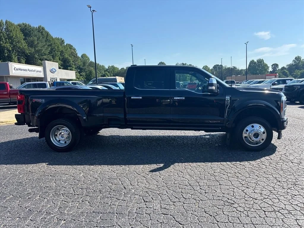 2023 Ford F-450 Super Duty Platinum - Photo 9