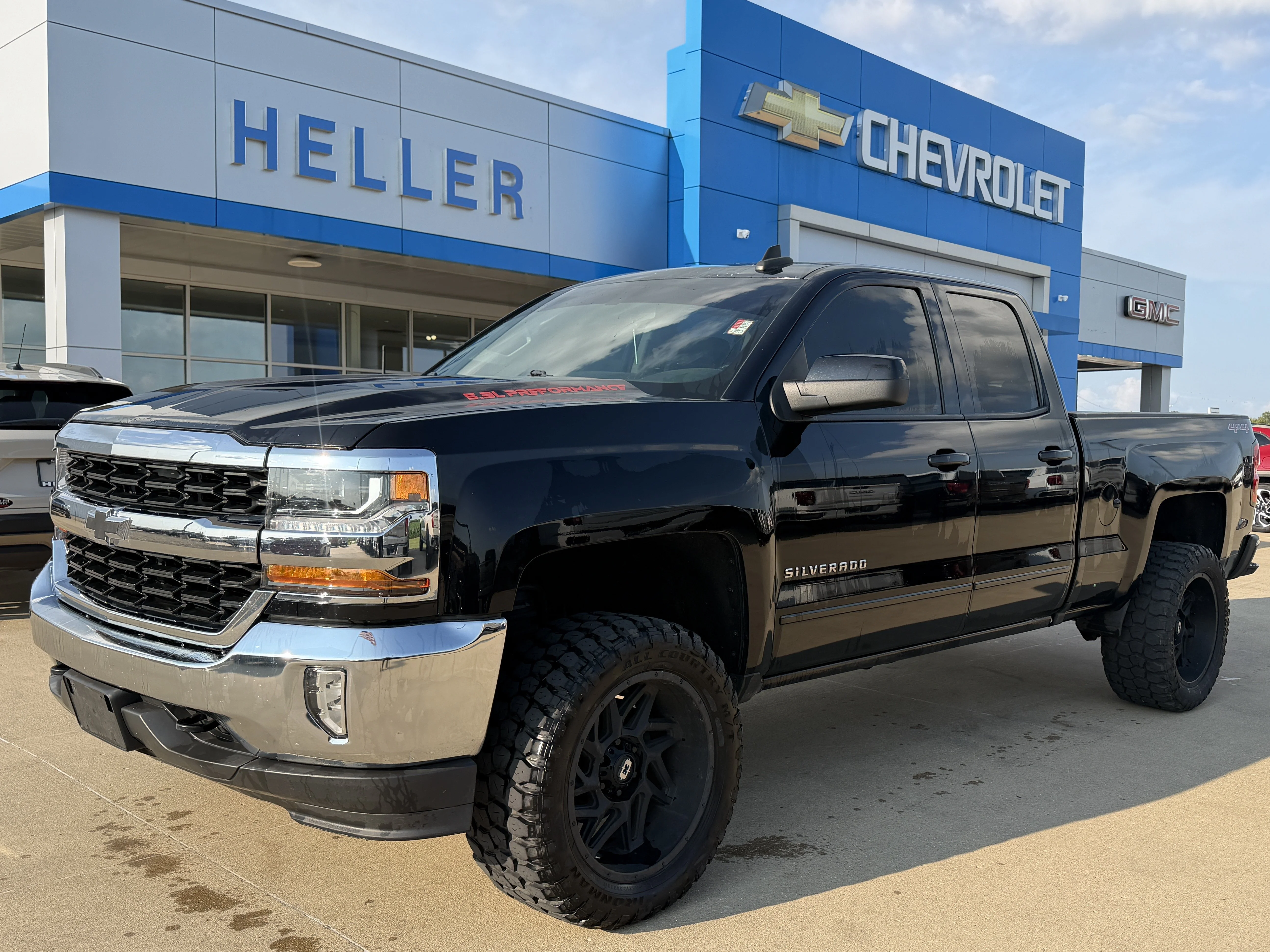 Used 2017 BLACK Chevrolet LT image 3