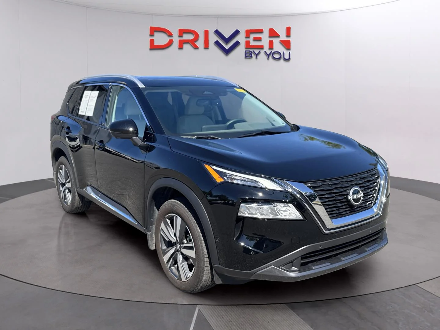 Used 2023 Super Black Nissan SL image 7