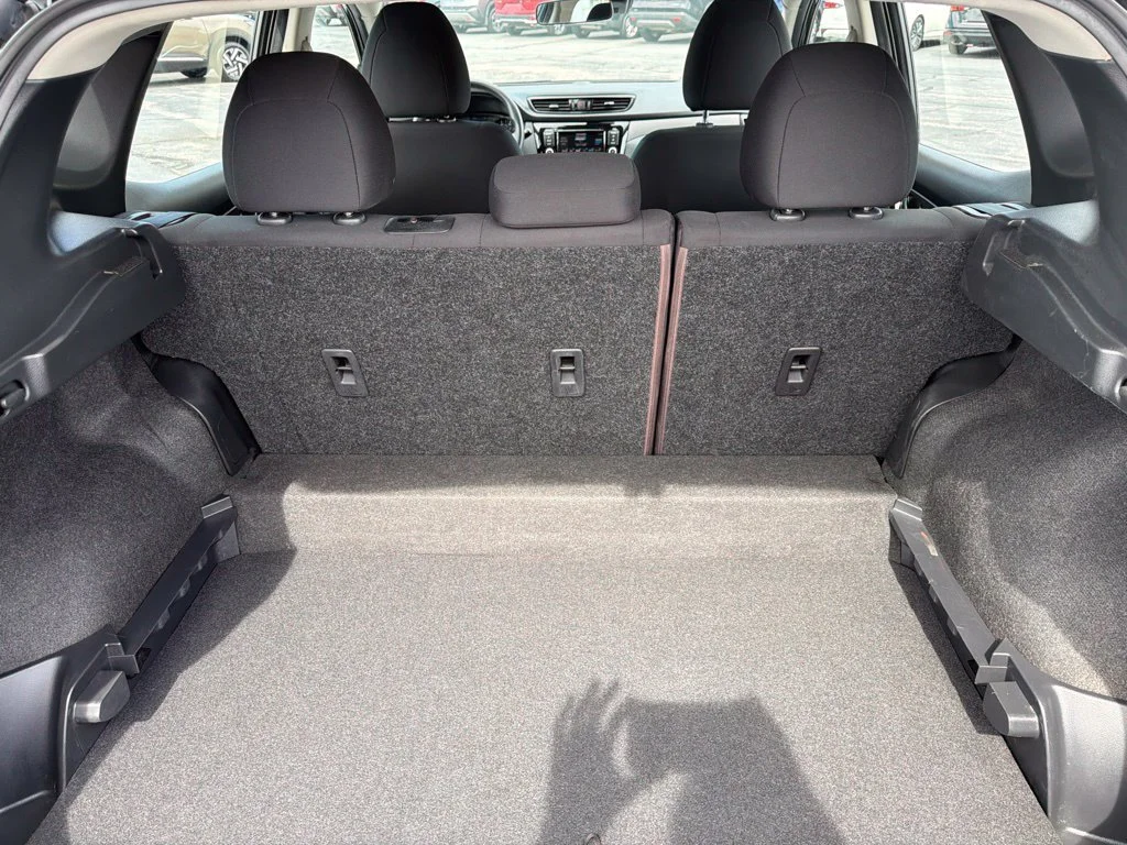 Used 2021 Black Nissan S image 8
