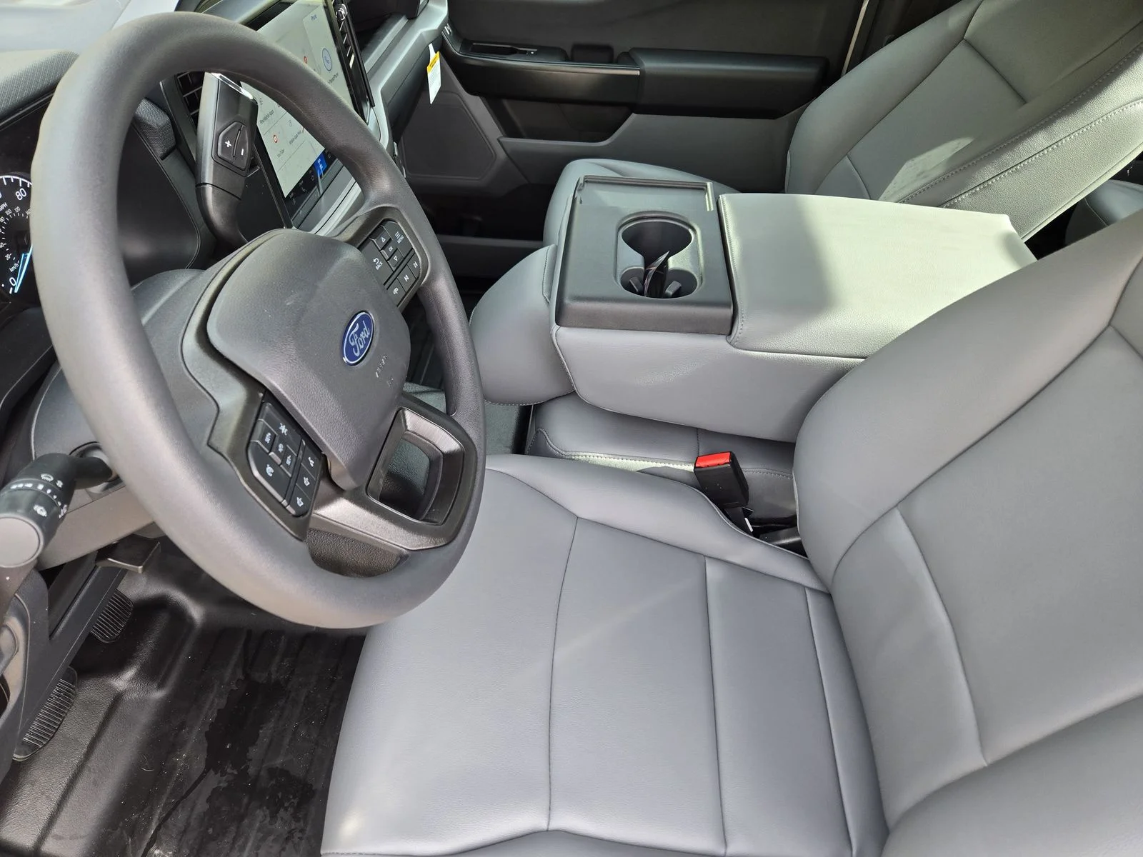 New 2026 Oxford White Ford XL image 8