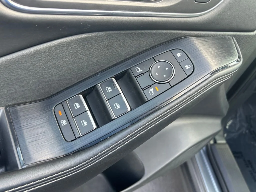 Used 2021 Gray Nissan SL image 34