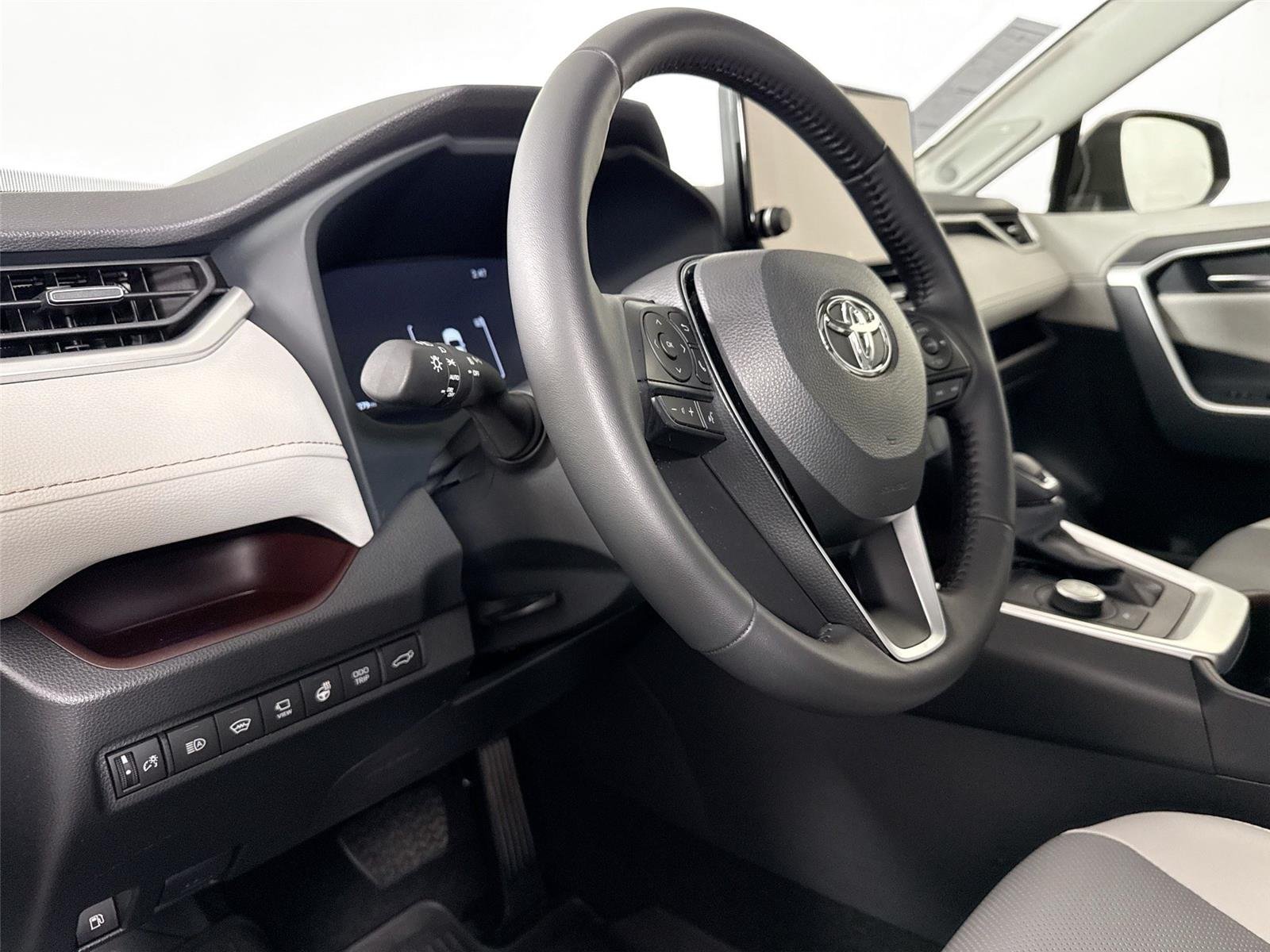 Certified Used 2025 Magnetic Gray Metallic Toyota Hybrid Limited image 4