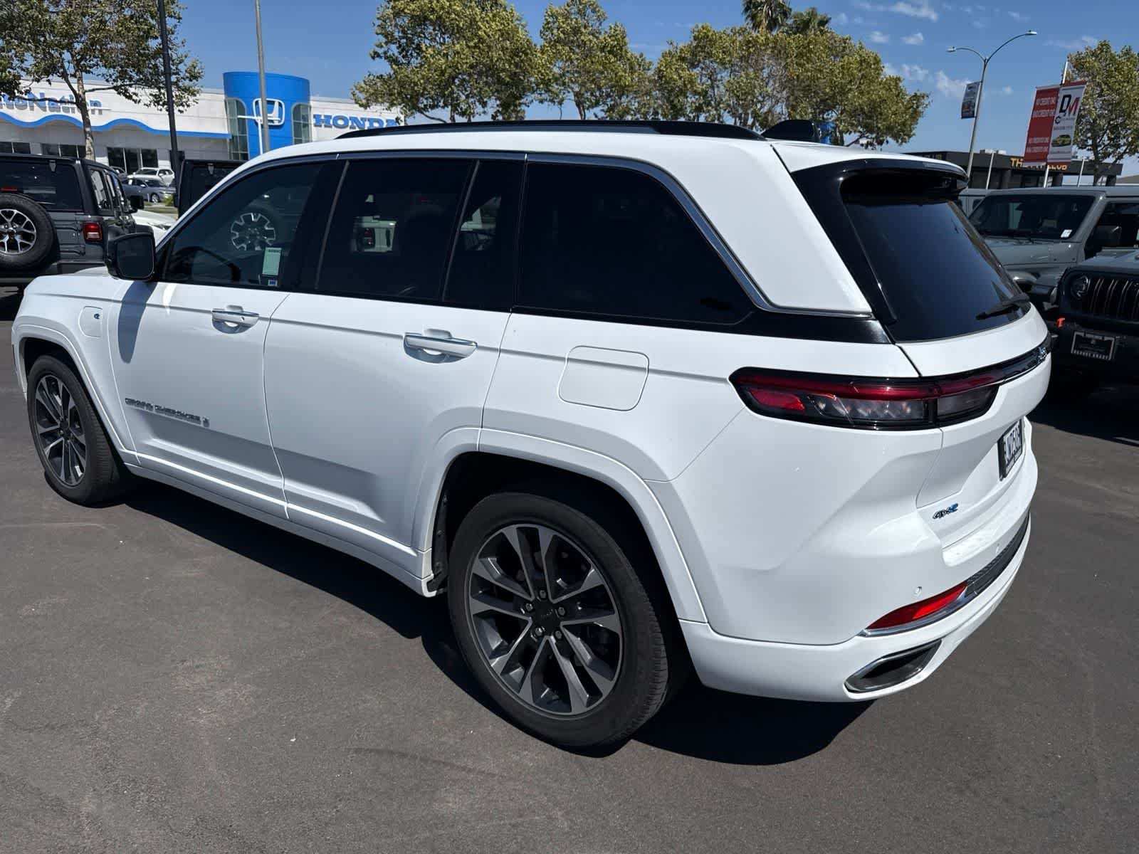 Used 2023 Bright White Clearcoat Jeep Overland image 25