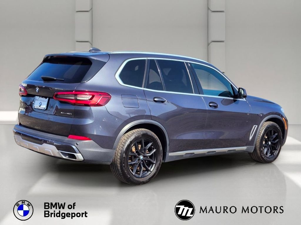 Used 2019 Gray BMW xDrive40i image 4