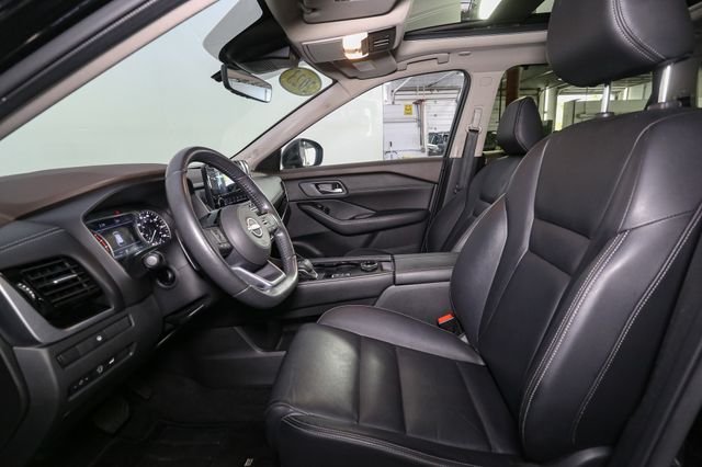 Used 2023 Black Nissan SL image 39
