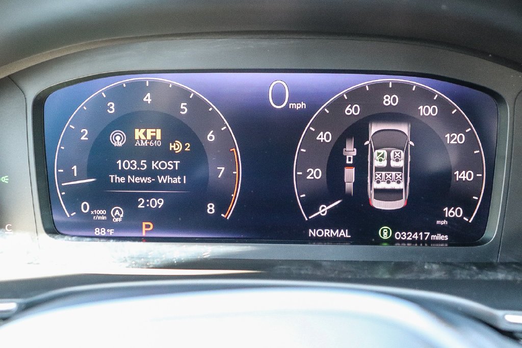 Used 2024 White Honda Touring image 22