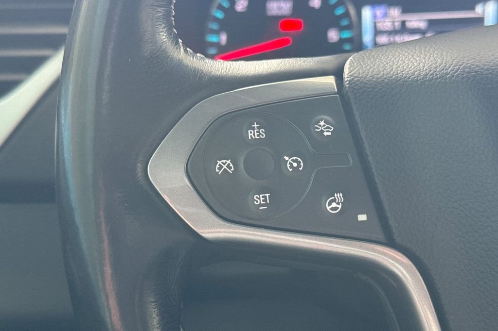Used 2018 Silver Ice Metallic Chevrolet Premier image 32