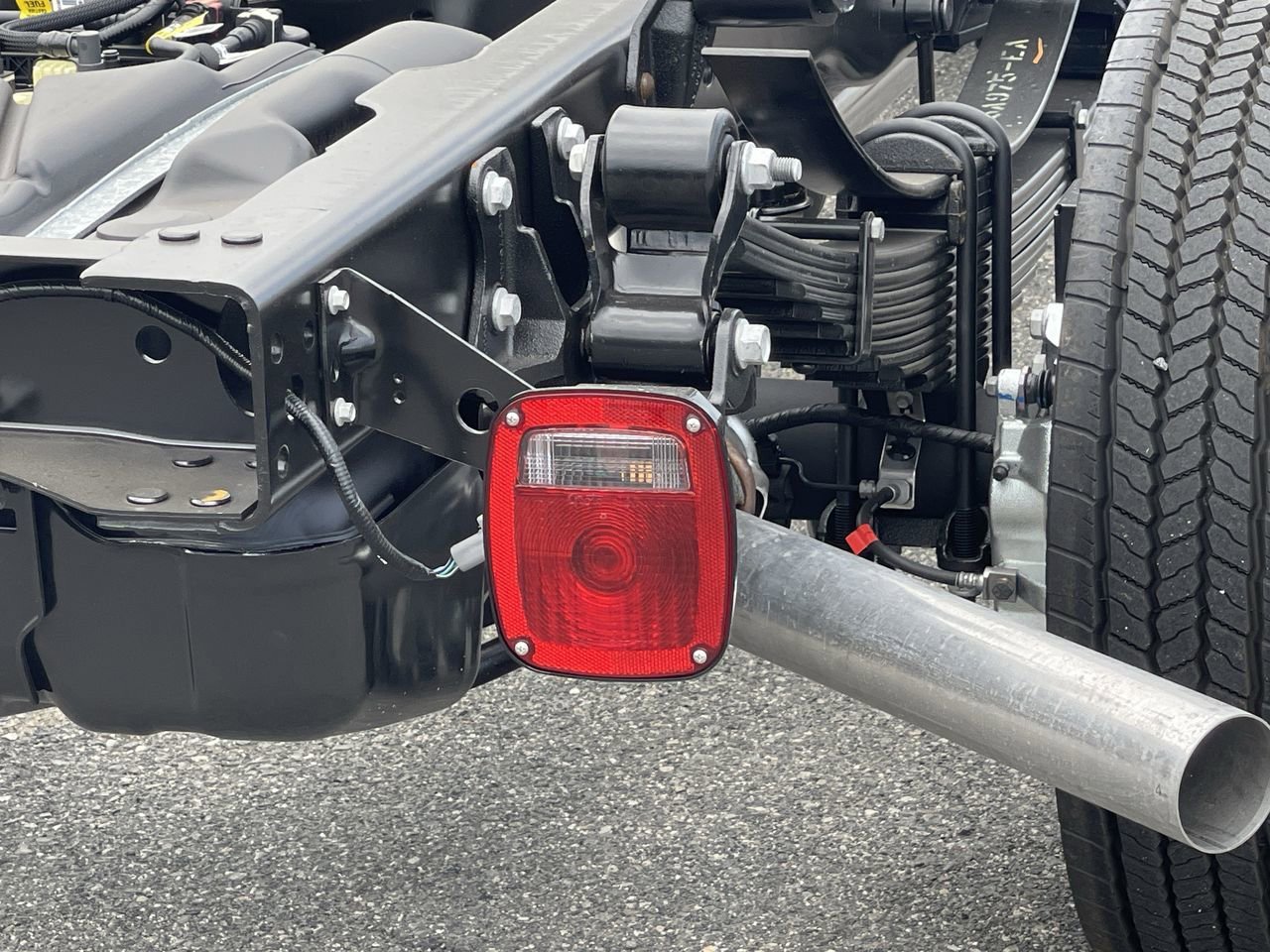 2025 Ford F-550 Super Duty Chassis Cab XL - Photo 9