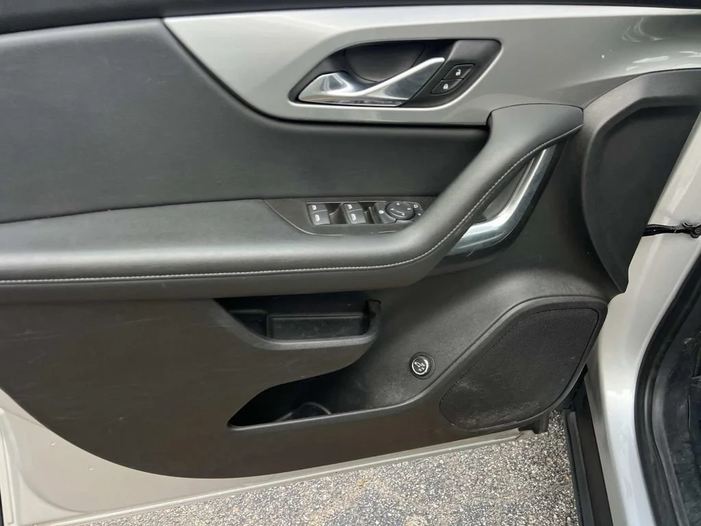 Used 2020 SILVER ICE METALLIC Chevrolet LT image 12