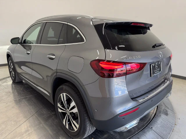 Certified Used 2026 Mountain Gray Metallic Mercedes-Benz GLA 250 image 10