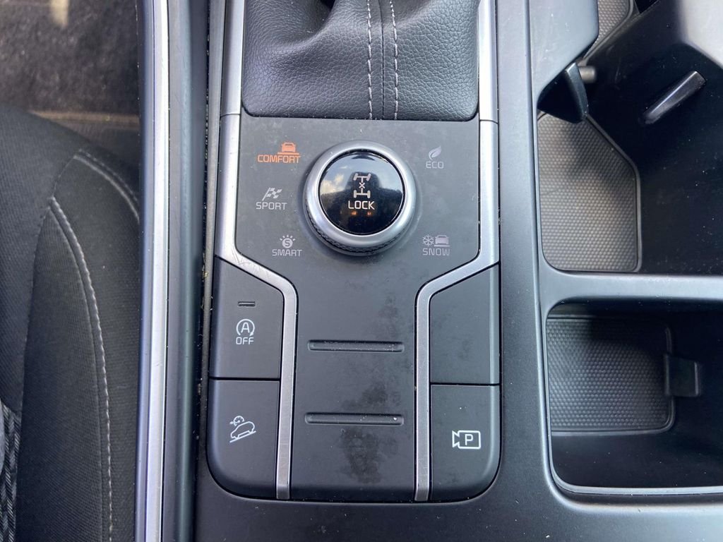 Used 2022 Gray Kia LX image 24