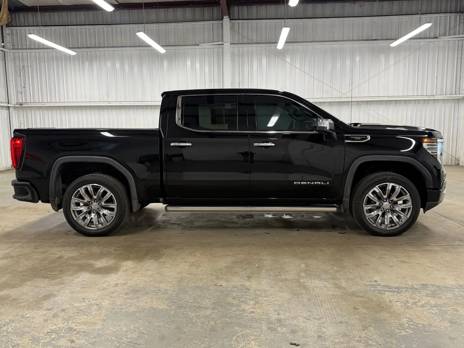 Used 2024 Black GMC Denali image 5