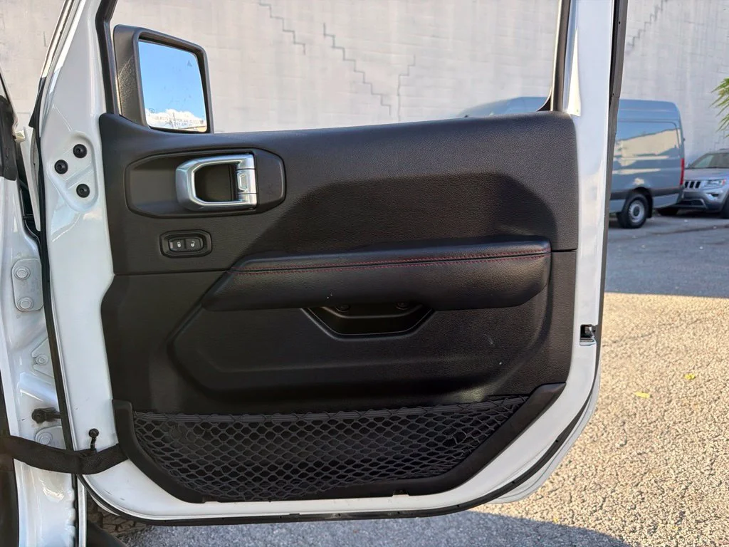 Used 2021 White Jeep Unlimited Rubicon image 14