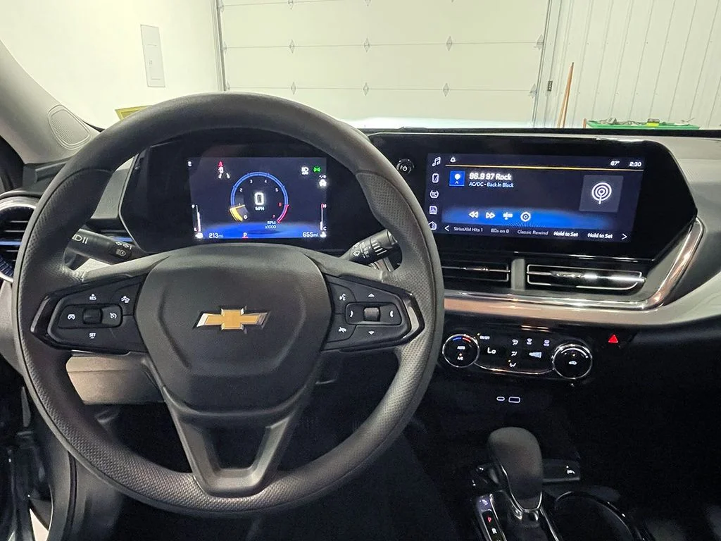 Used 2025 Gray Chevrolet LT image 34