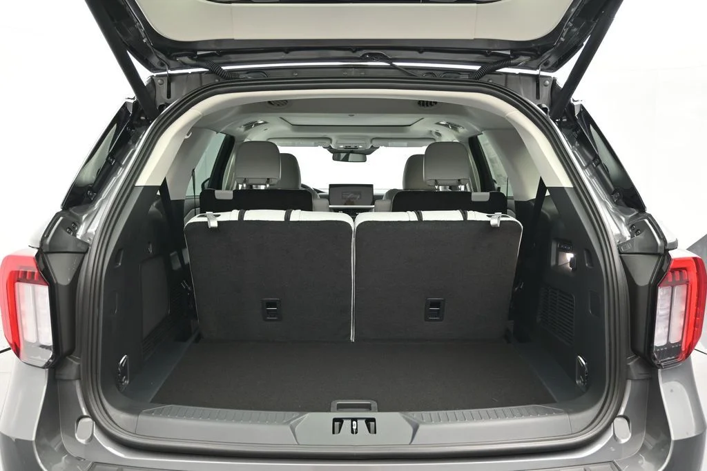 New 2026 Carbonized Gray Metallic Ford Platinum™ image 15