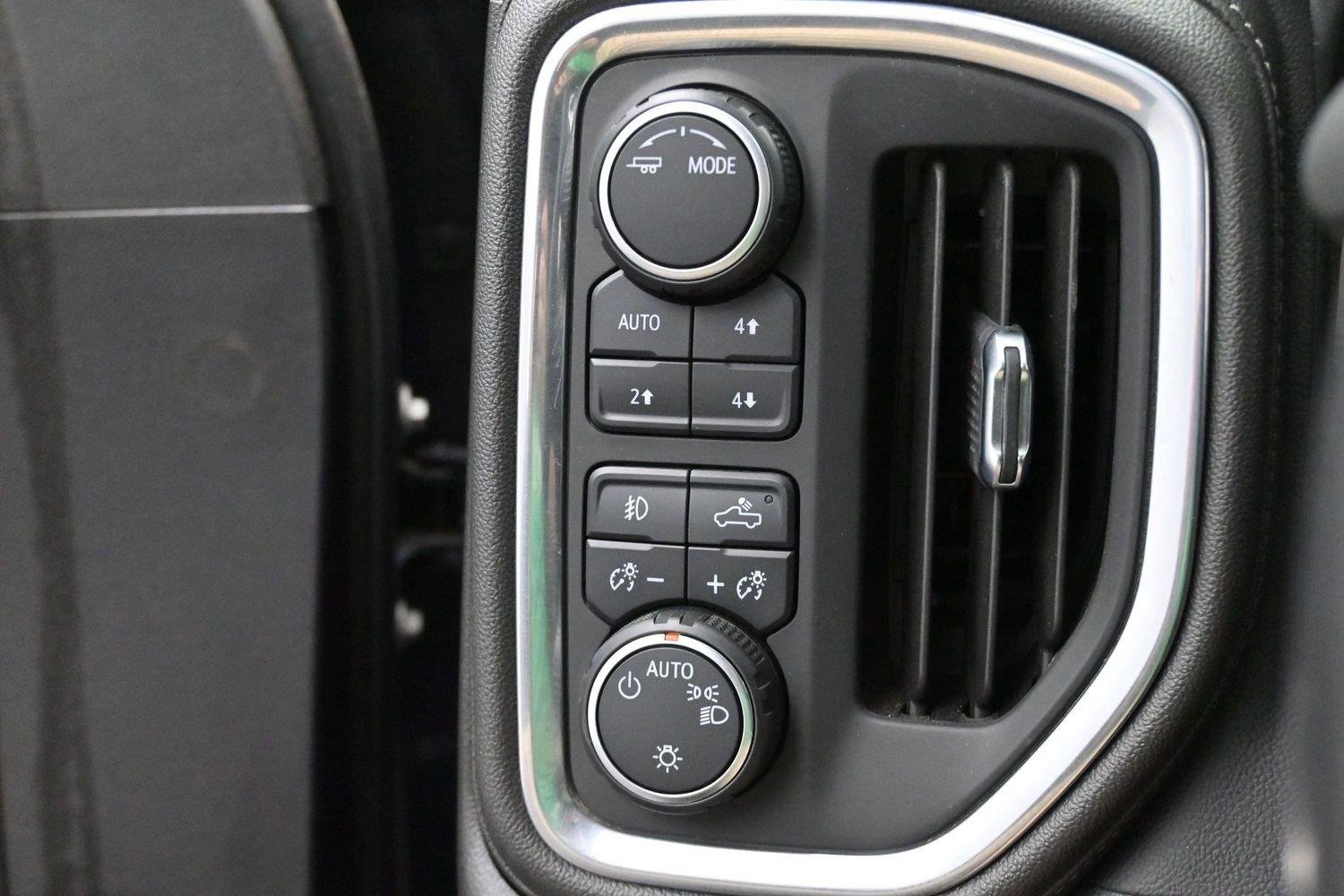 Used 2021 SHADOW GRAY METALLIC Chevrolet RST image 20