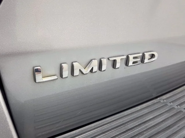 Used 2021 Silver Ford Limited image 12