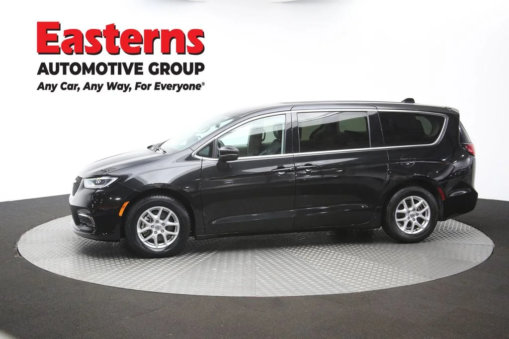 Used 2023 Black Chrysler Touring L image 60