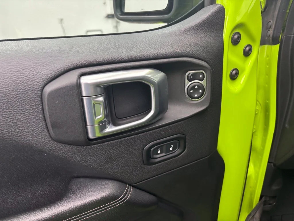 Used 2021 Green Jeep Unlimited Sahara image 17