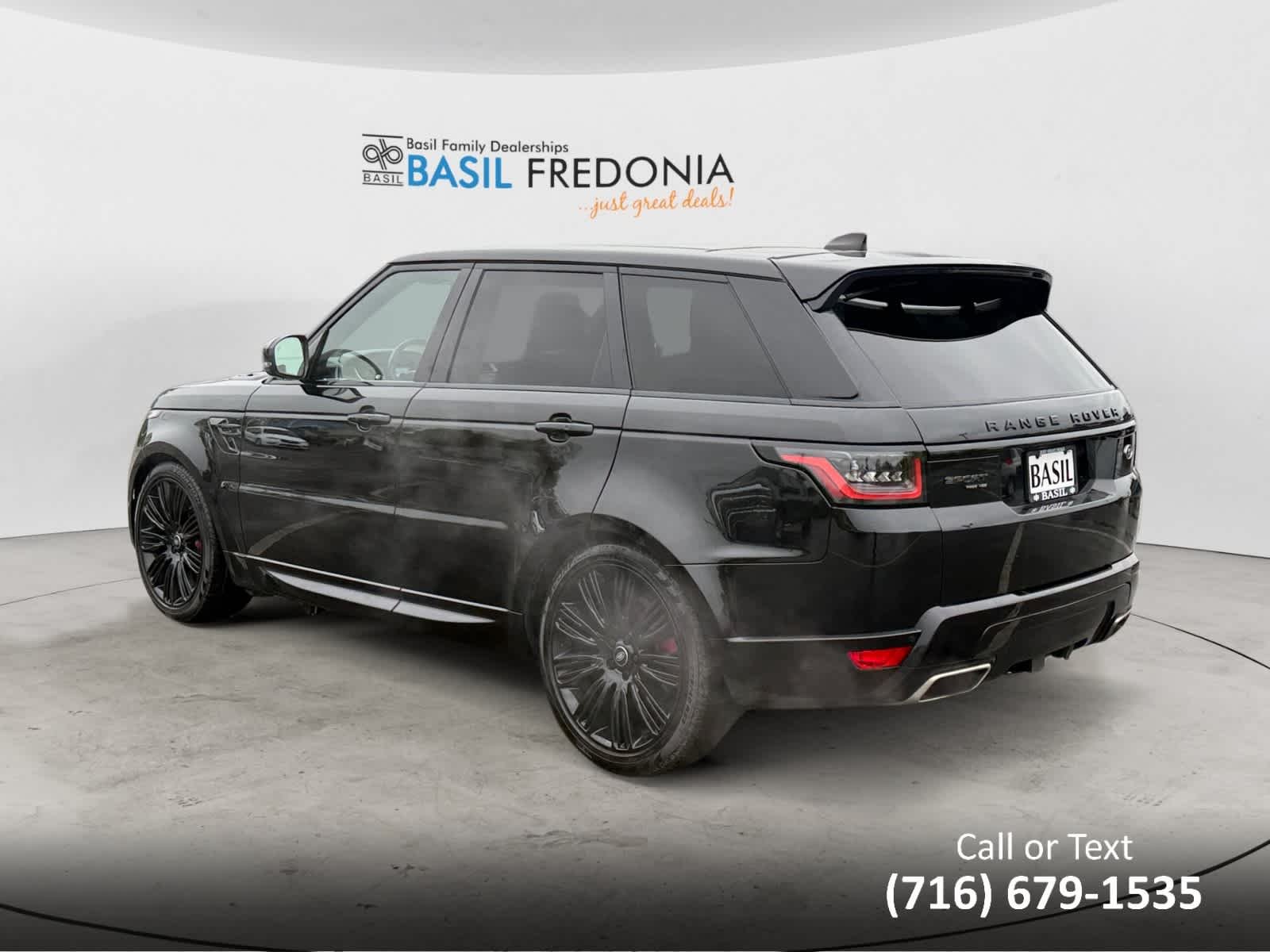 Used 2022 Santorini Black Metallic Land Rover HSE Dynamic image 3