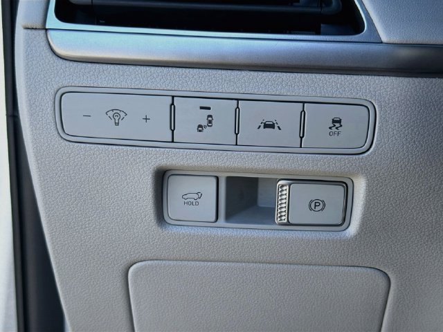 Used 2021 Typhoon Silver Hyundai SEL image 37