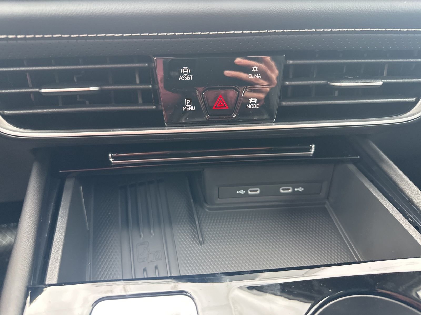 New 2026 Silver Volkswagen 2.0T SE w/Technology image 64