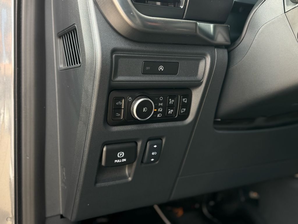 Used 2025 Gray Metallic Ford Raptor image 18