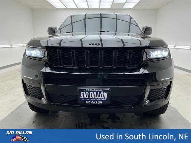 Used 2021 Diamond Black Crystal Pearlcoat Jeep Altitude image 2