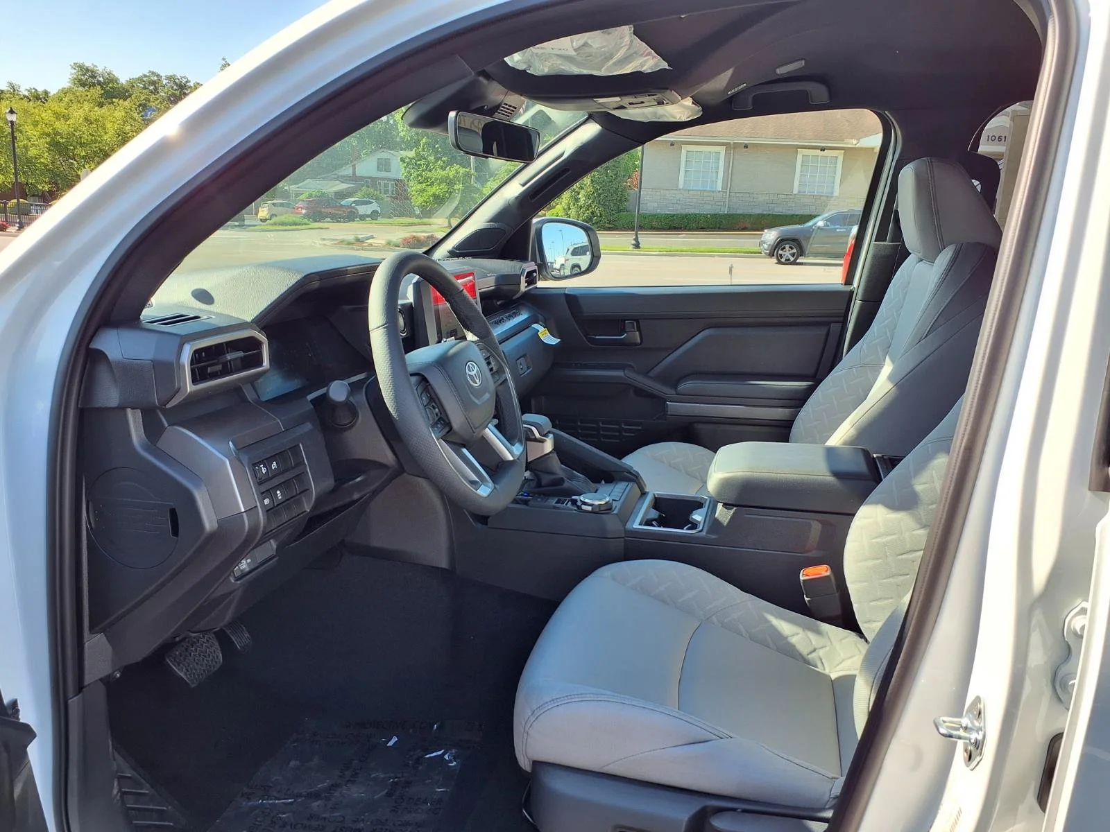 2026 Toyota Tacoma SR5 - Photo 16