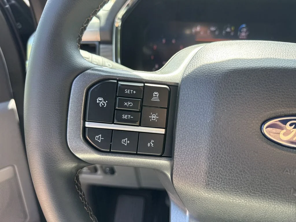Used 2025 Gray Ford Lariat image 23