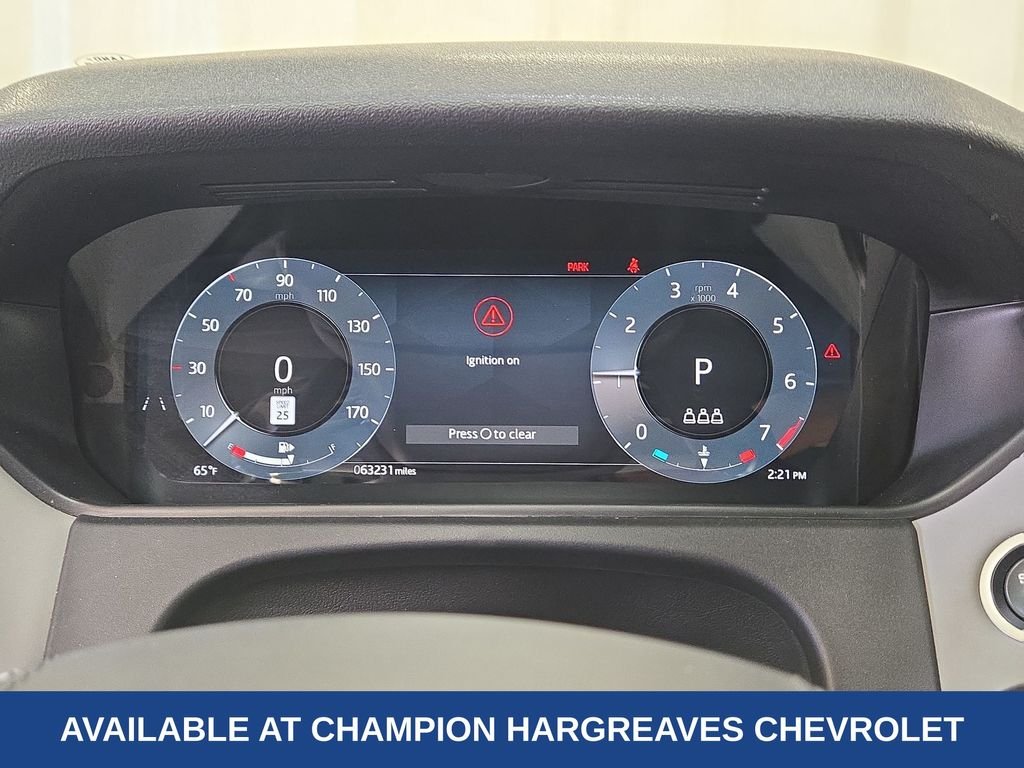Used 2025 Ostuni Pearl White Metallic Land Rover Dynamic SE image 15