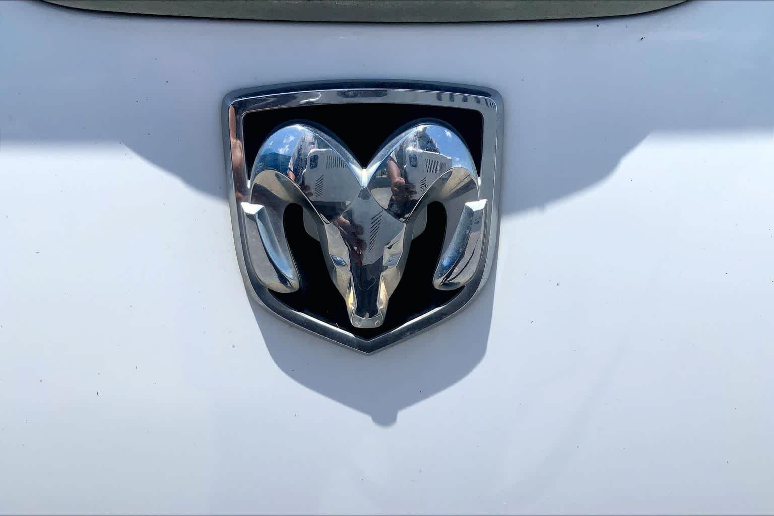 Used 2008 Bright White Dodge Laramie image 29