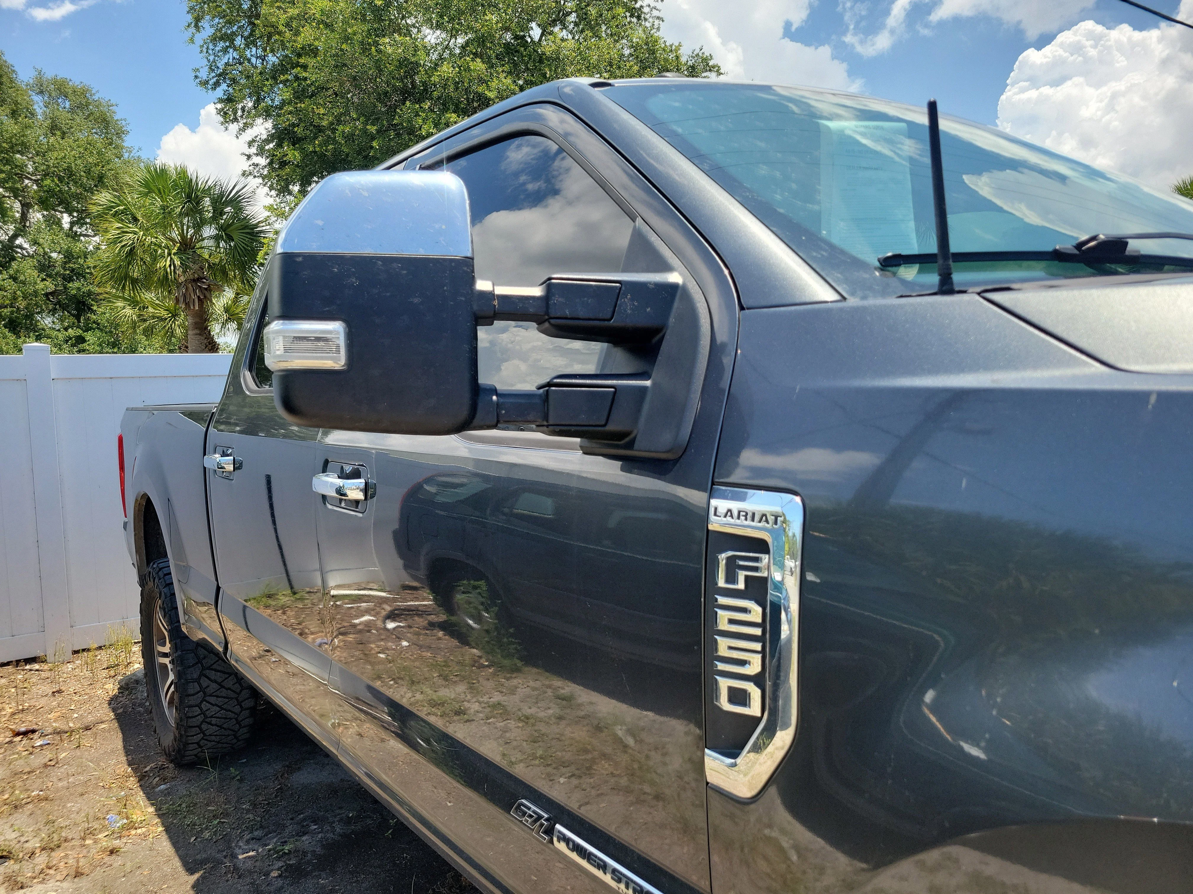 Used 2017 Magnetic Ford Lariat image 9