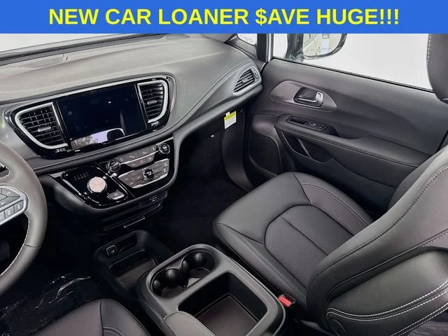 2026 Chrysler Pacifica Select - Photo 21